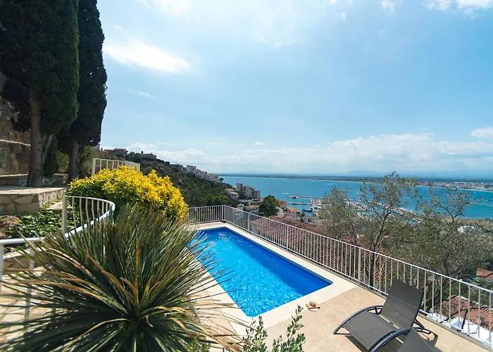 Welcs 280 Emp En Piscina Panoramica Росас